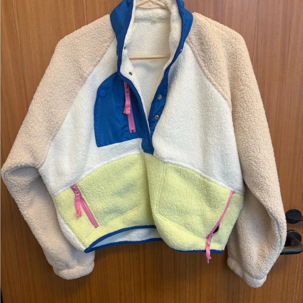 Great Condition - Womens Fuzzy Fleece Pullover Sherpa Sweatshirt - Small - Picture 2 of 4